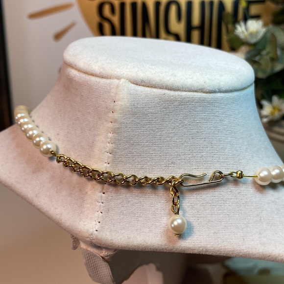 Vintage Set Napier Faux Pear Gold Tone Necklace & Oval Faux Pearl Brooch Pin - Picture 2 of 8